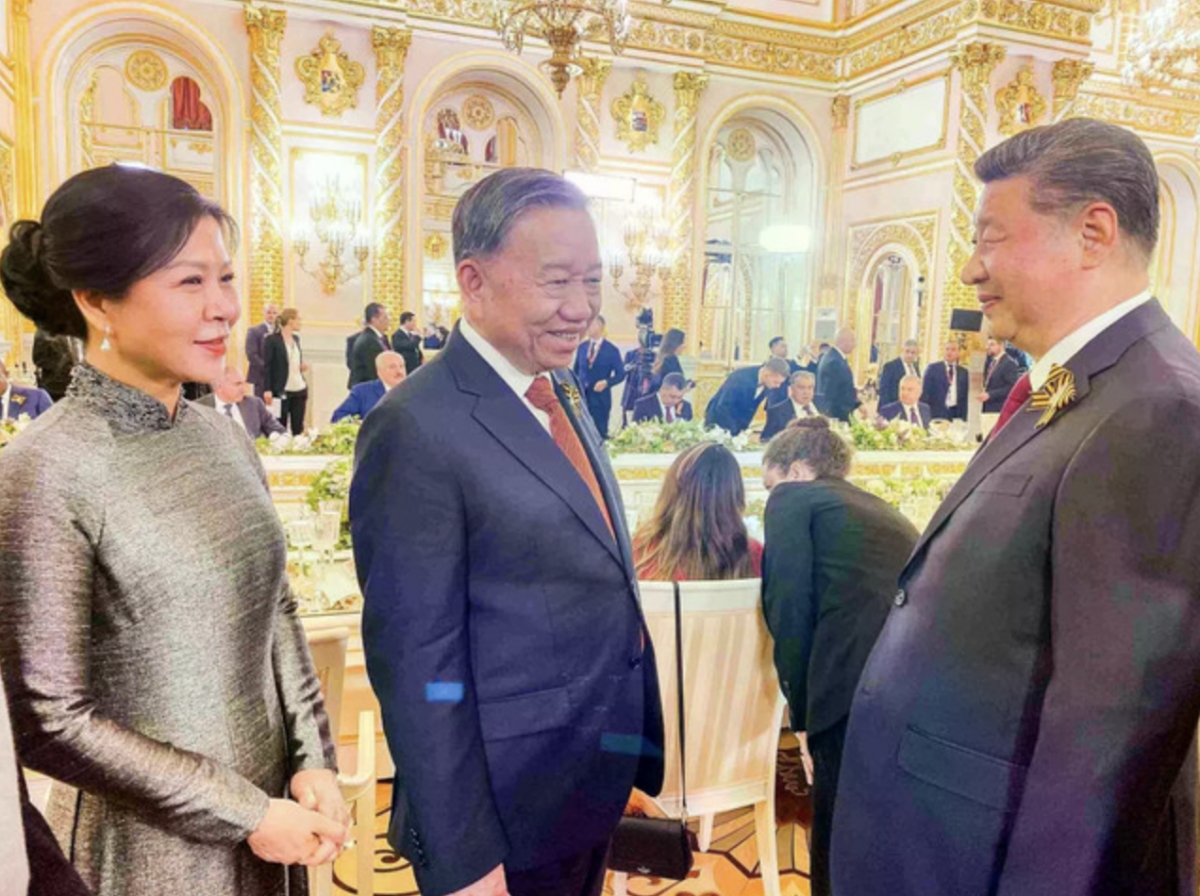 Party chief meets foreign leaders in Moscow